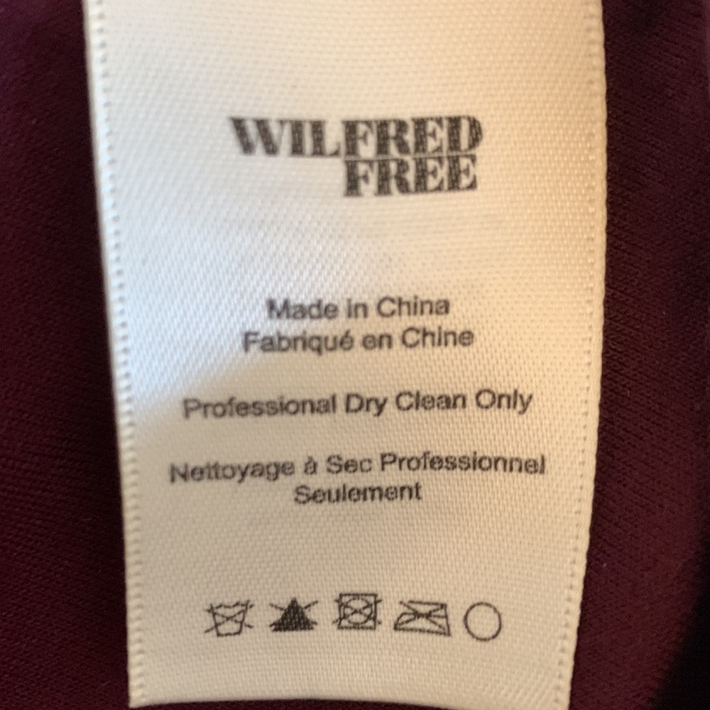 Maroon v-neck blouse with tie back - Picture 4 of 5